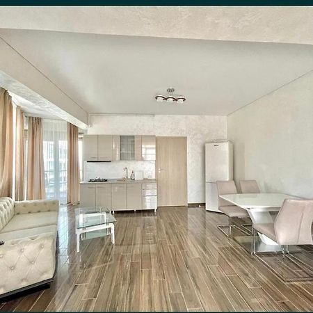 Apartament De Inchiriat Premium Twin Residence , Мамая Екстериор снимка